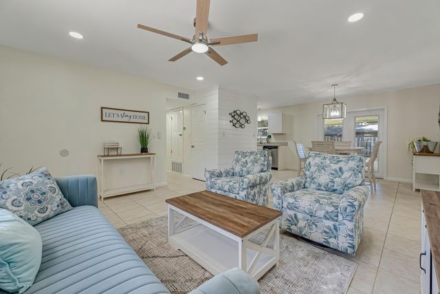 15 Oak Lane, Shalimar, FL 32579