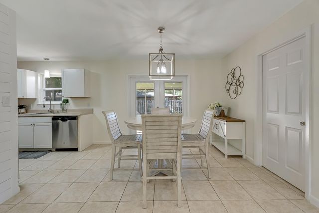 15 Oak Lane, Shalimar, FL 32579