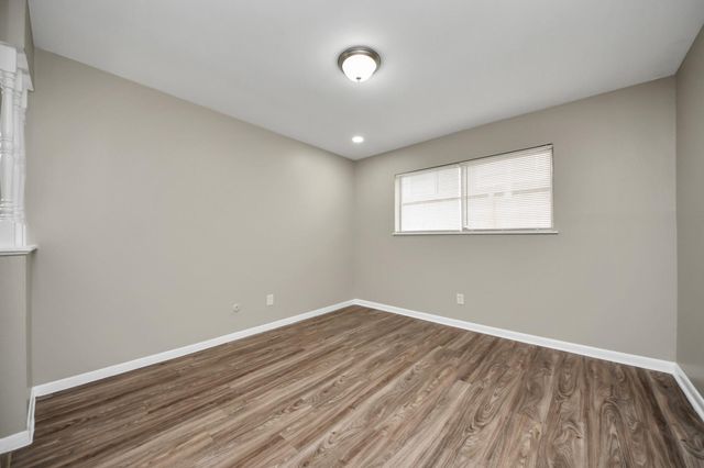 1736 Crestdale Drive 6, Houston, TX 77080