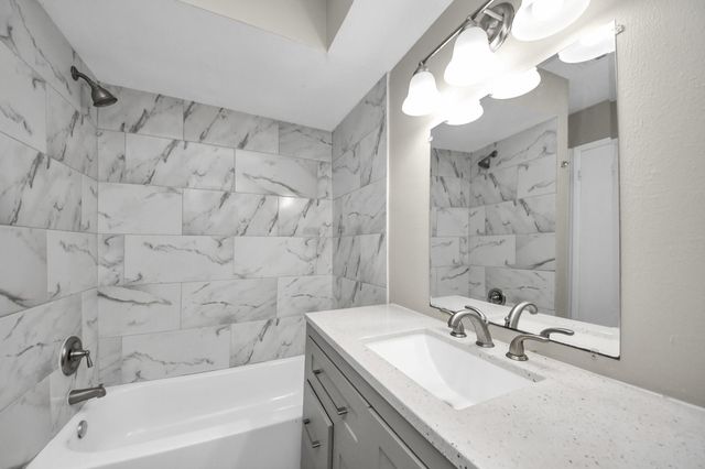 1736 Crestdale Drive 6, Houston, TX 77080