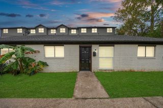 1736 Crestdale Drive 6, Houston, TX 77080