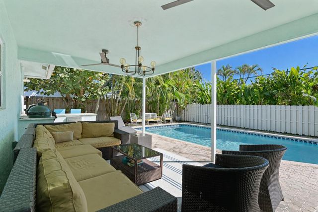 136 Oregon Lane, Boca Raton, FL 33487