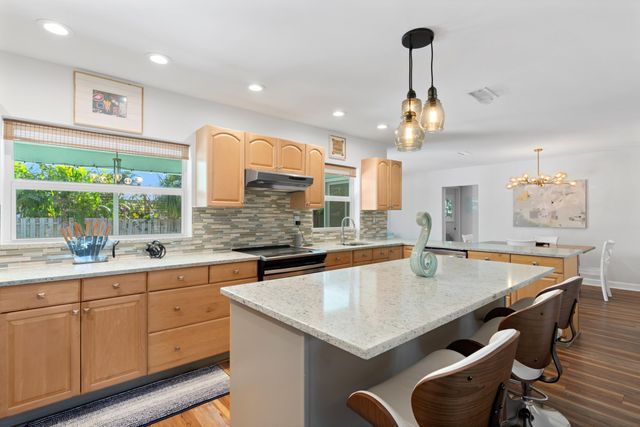 136 Oregon Lane, Boca Raton, FL 33487