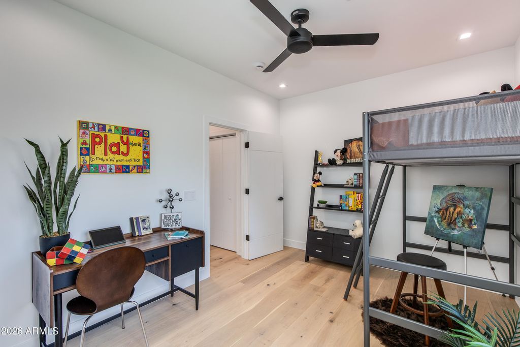 Image 15 of property listing at 3446 N 47TH Street, Phoenix, AZ 85018