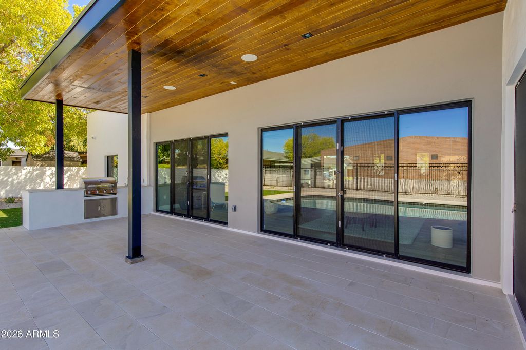 Image 18 of property listing at 3446 N 47TH Street, Phoenix, AZ 85018