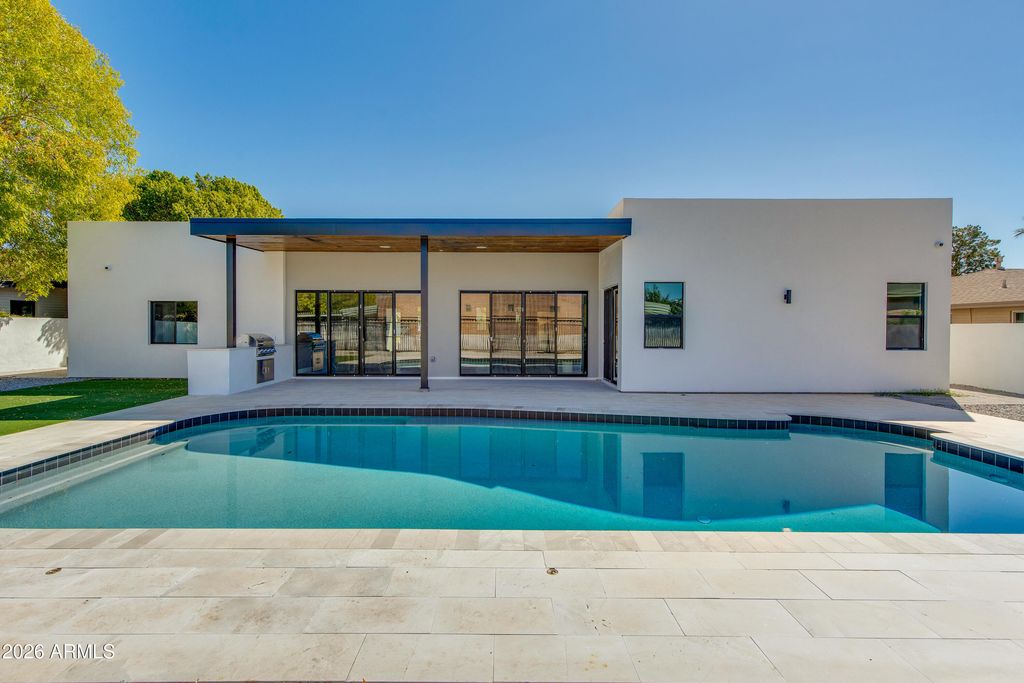 Image 4 of property listing at 3446 N 47TH Street, Phoenix, AZ 85018