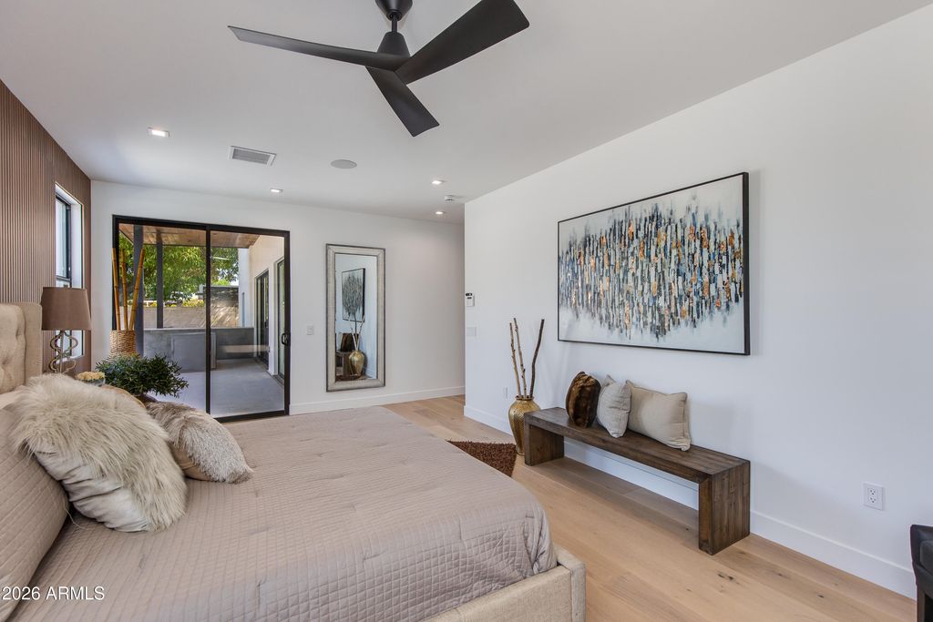 Image 6 of property listing at 3446 N 47TH Street, Phoenix, AZ 85018