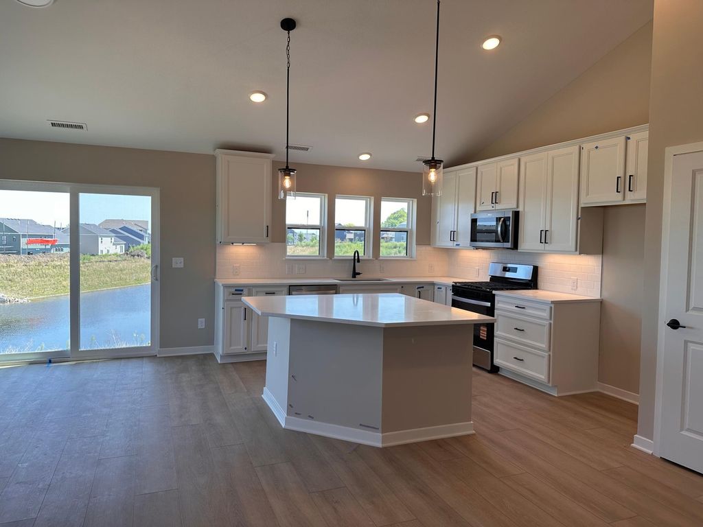 1649 Lund Way, Shakopee, MN 55379 — exterior