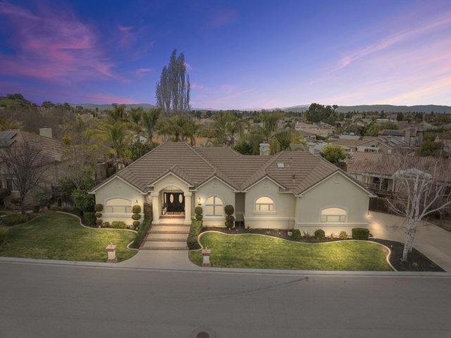 50 Ralphs Way, Hollister, CA 95023