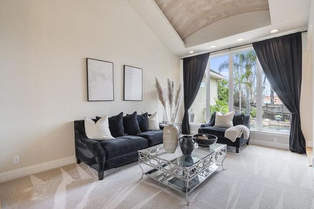 50 Ralphs Way, Hollister, CA 95023