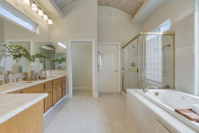 50 Ralphs Way, Hollister, CA 95023