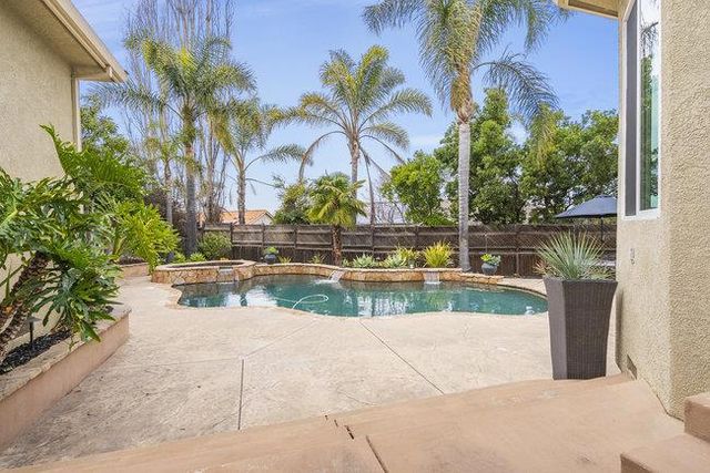 50 Ralphs Way, Hollister, CA 95023