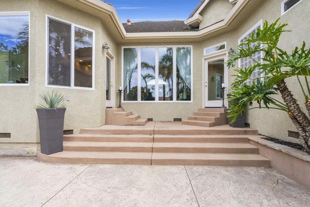 50 Ralphs Way, Hollister, CA 95023