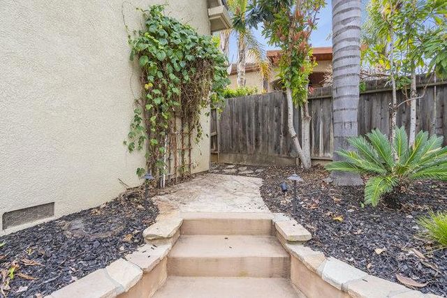 50 Ralphs Way, Hollister, CA 95023