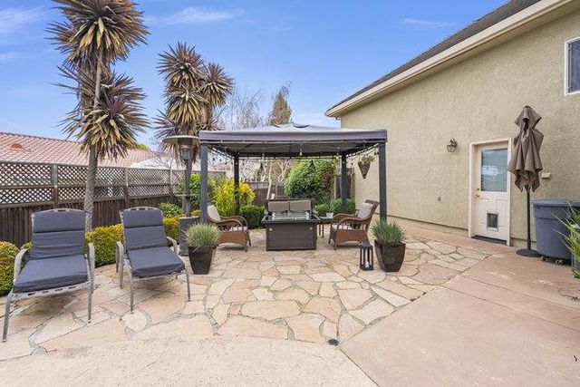 50 Ralphs Way, Hollister, CA 95023