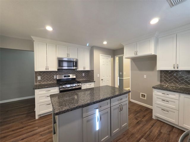 7127 Oak Walk Drive, Humble, TX 77346