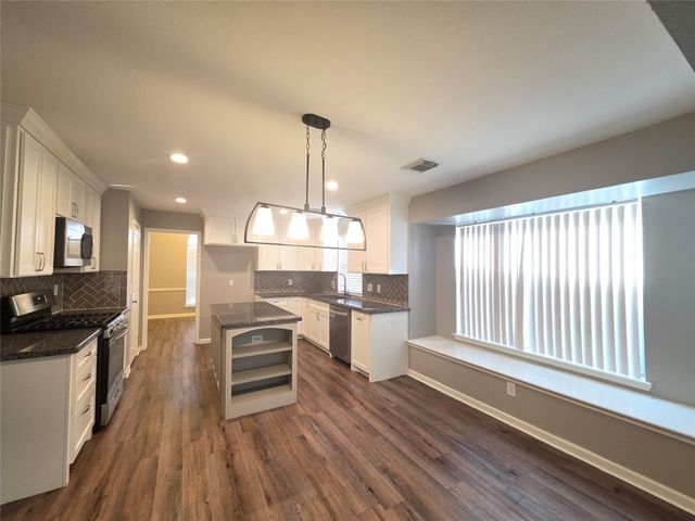 7127 Oak Walk Drive, Humble, TX 77346