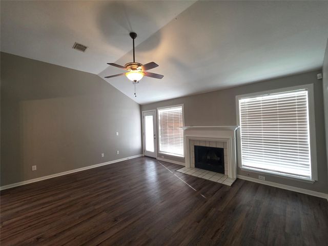 7127 Oak Walk Drive, Humble, TX 77346