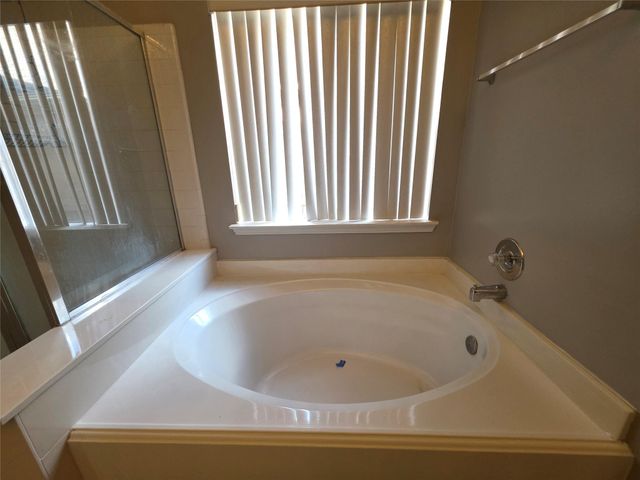 7127 Oak Walk Drive, Humble, TX 77346