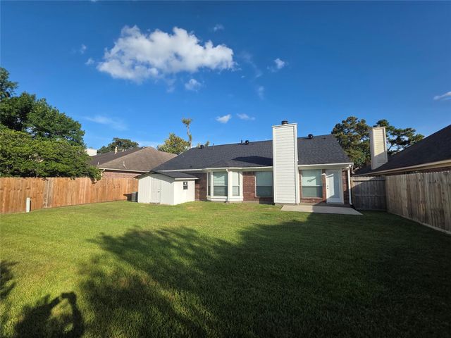 7127 Oak Walk Drive, Humble, TX 77346