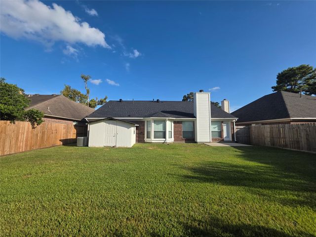 7127 Oak Walk Drive, Humble, TX 77346