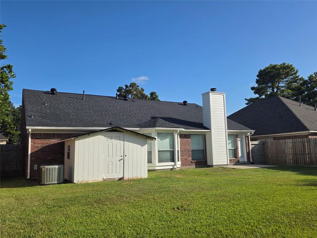 7127 Oak Walk Drive, Humble, TX 77346
