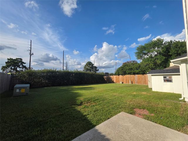 7127 Oak Walk Drive, Humble, TX 77346