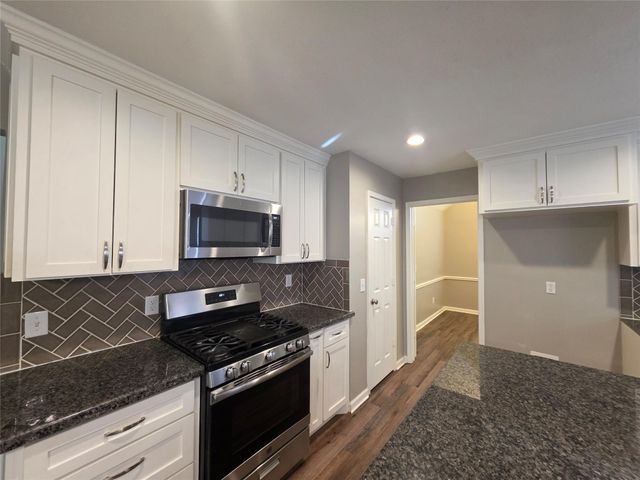 7127 Oak Walk Drive, Humble, TX 77346