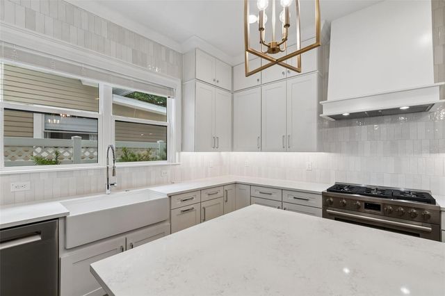 3122 W SAN JOSE STREET, Tampa, FL 33629