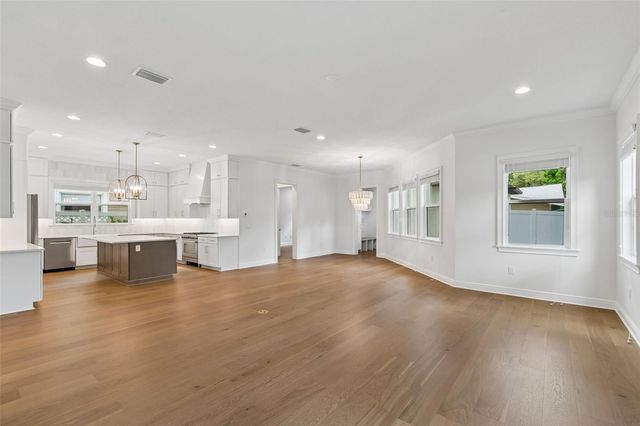 3122 W SAN JOSE STREET, Tampa, FL 33629