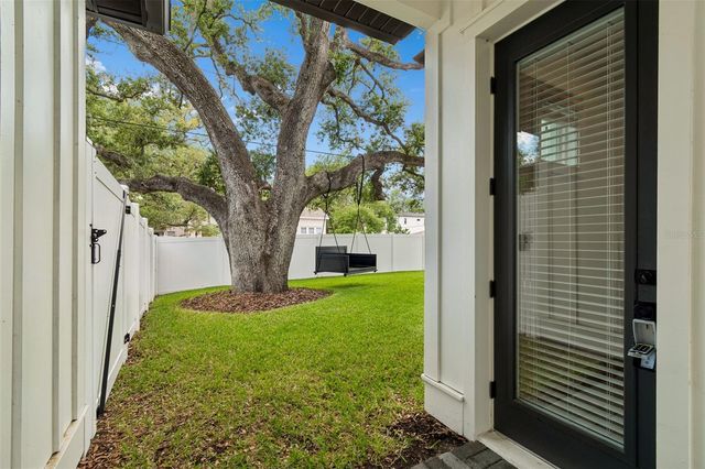 3122 W SAN JOSE STREET, Tampa, FL 33629