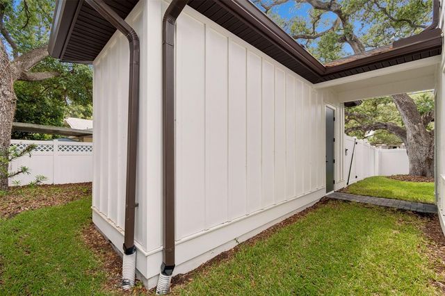 3122 W SAN JOSE STREET, Tampa, FL 33629