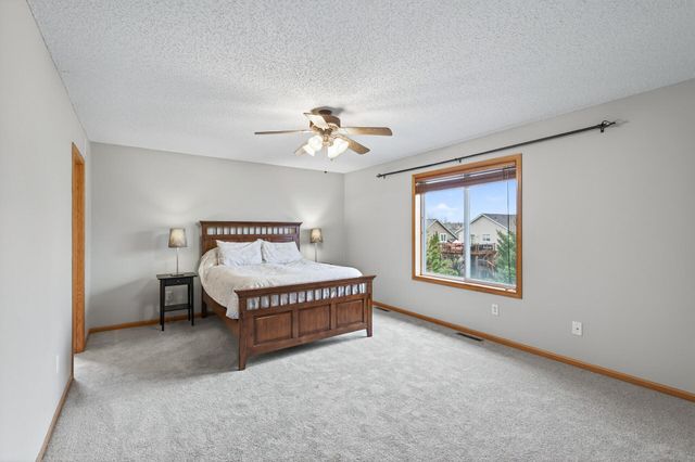 933 Basenji Curve, Shakopee, MN 55379