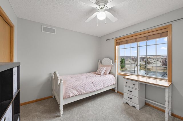 933 Basenji Curve, Shakopee, MN 55379
