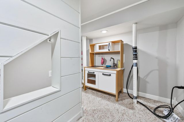 933 Basenji Curve, Shakopee, MN 55379