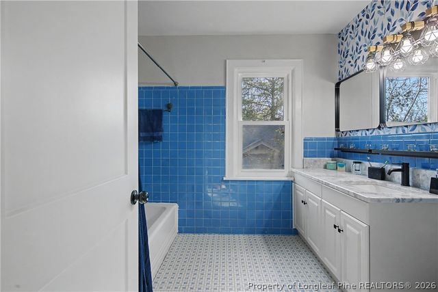 207 Hillcrest Avenue, Fayetteville, NC 28305