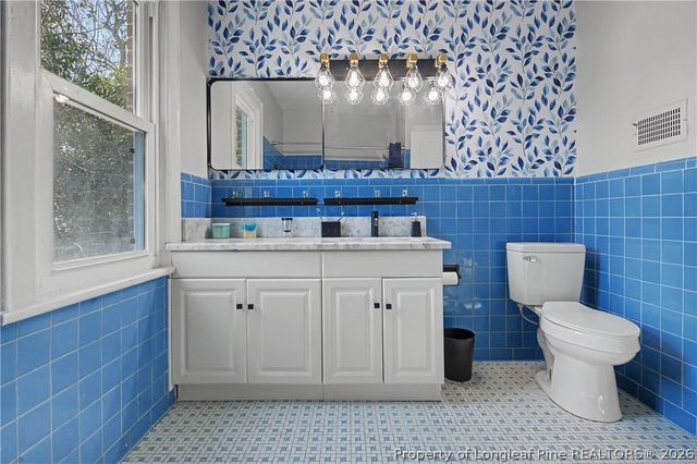 207 Hillcrest Avenue, Fayetteville, NC 28305