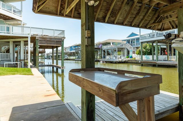 22127 Zapata Drive, Galveston, TX 77554