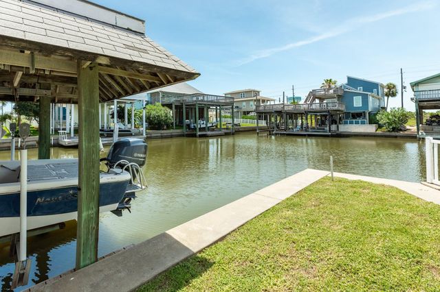22127 Zapata Drive, Galveston, TX 77554