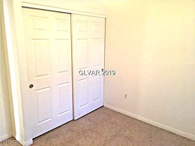 8417 Running Deer Avenue 101, Las Vegas, NV 89145