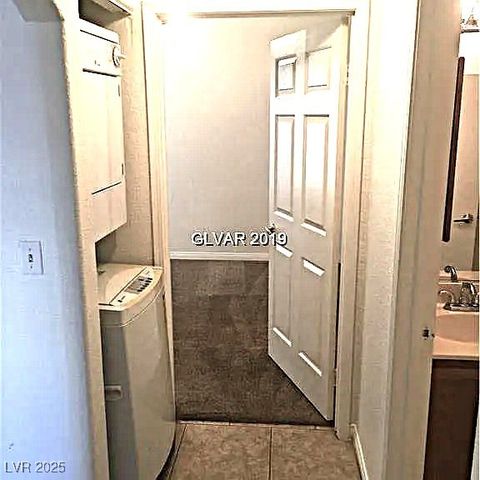 8417 Running Deer Avenue 101, Las Vegas, NV 89145