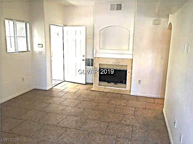 8417 Running Deer Avenue 101, Las Vegas, NV 89145
