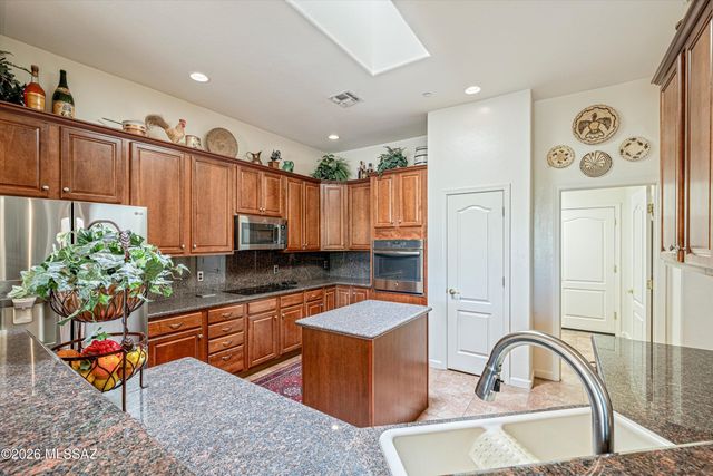 1150 W Green Pebble Drive, Oro Valley, AZ 85755