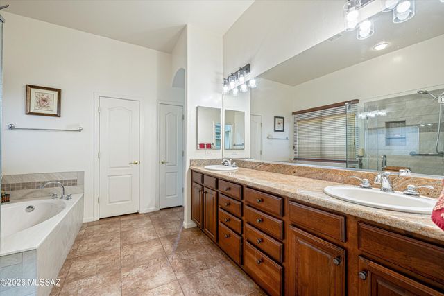 1150 W Green Pebble Drive, Oro Valley, AZ 85755