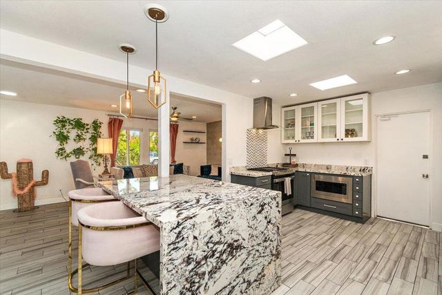 2911 N Cypress Road, Palm Springs, CA 92262