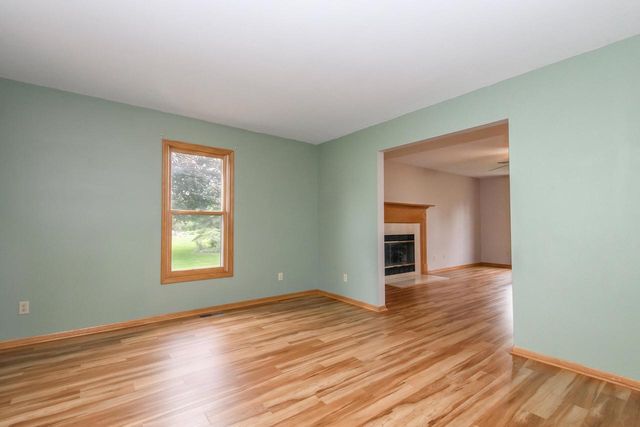 N75W28050 Schmidt LANE, Hartland, WI 53029