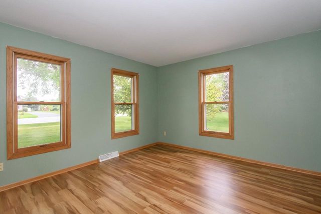 N75W28050 Schmidt LANE, Hartland, WI 53029