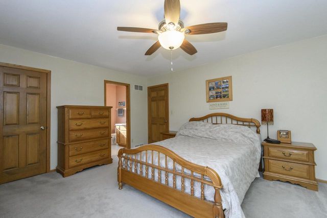 N75W28050 Schmidt LANE, Hartland, WI 53029