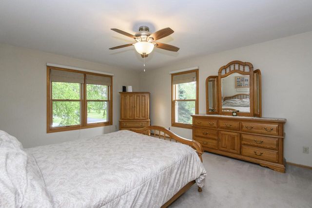 N75W28050 Schmidt LANE, Hartland, WI 53029