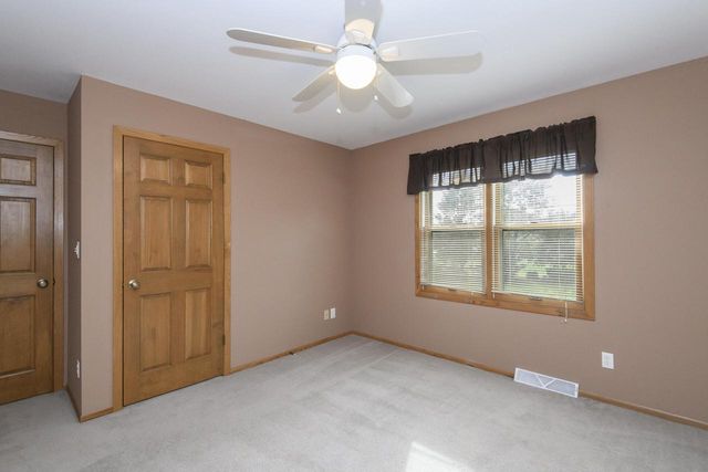N75W28050 Schmidt LANE, Hartland, WI 53029